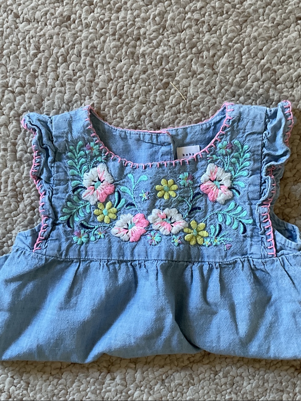 GAP Floral Embroidered Tank Top